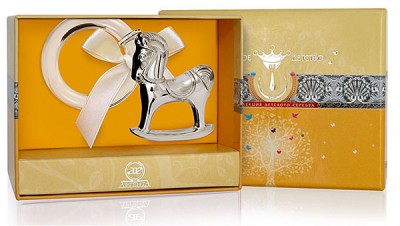 1GI0121М Серебряная погремушка «Лошадка» на кольце в подарочном футляре